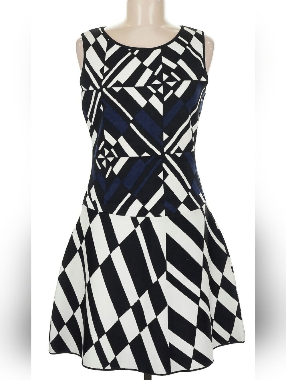 BCBGMAXAZRIA Kate on Greene Black White Blue Geometric Fit & Flare Dress NWOT M